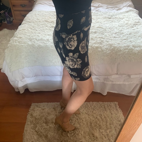 Cute & Classy Black with Beige Floral Skirt by Talula - Picture 4 of 11